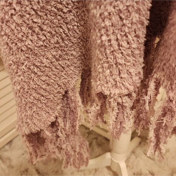 BAREFOOT DREAMS NEW FUZZY ROSE BALLET PINK POCKETS WITH FRINGE ONE SIZE WRAP - Picture 5 of 8